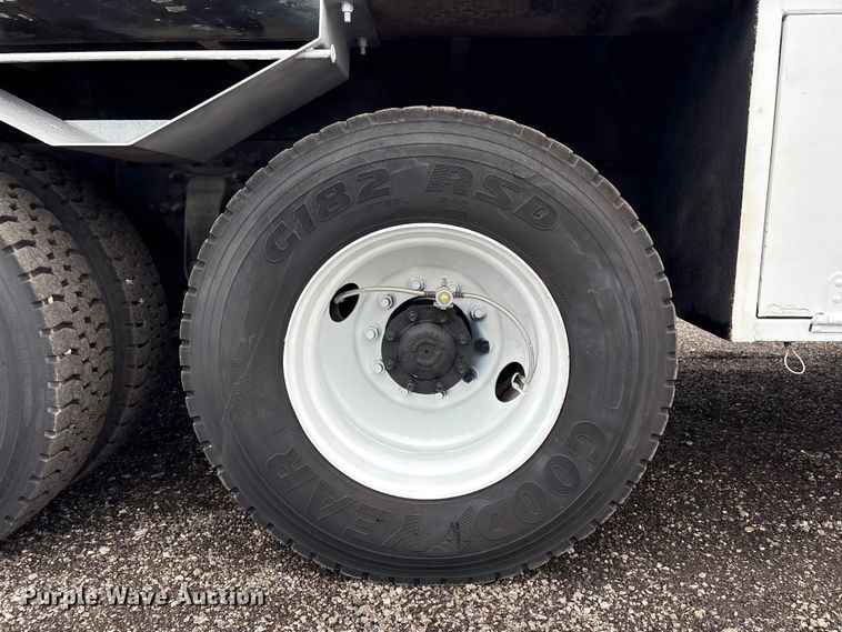 image for item EG9100 2014 Freightliner 108SD crane truck