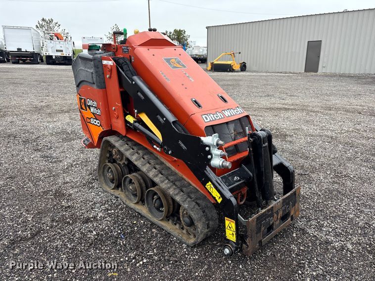 image for item EG9103 2020 Ditch Witch SK600 compact utility loader