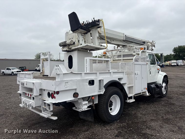 image for item EG9106 1999 International 4900 crane truck