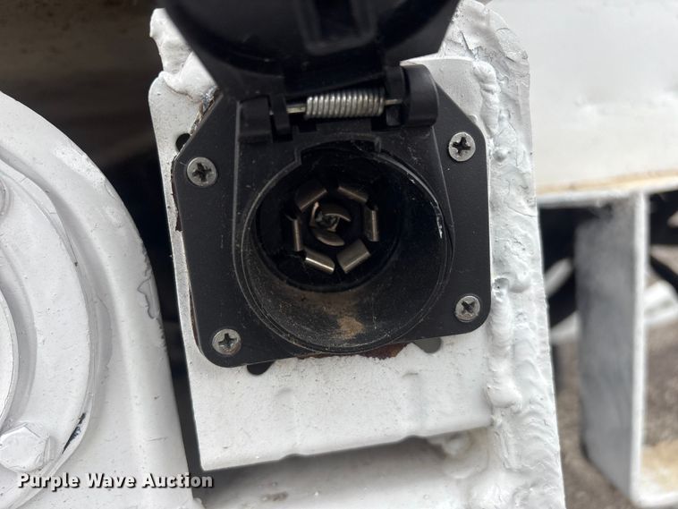 image for item EG9106 1999 International 4900 crane truck