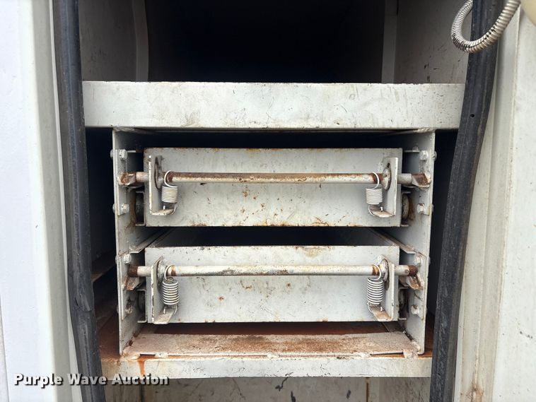 image for item EG9106 1999 International 4900 crane truck