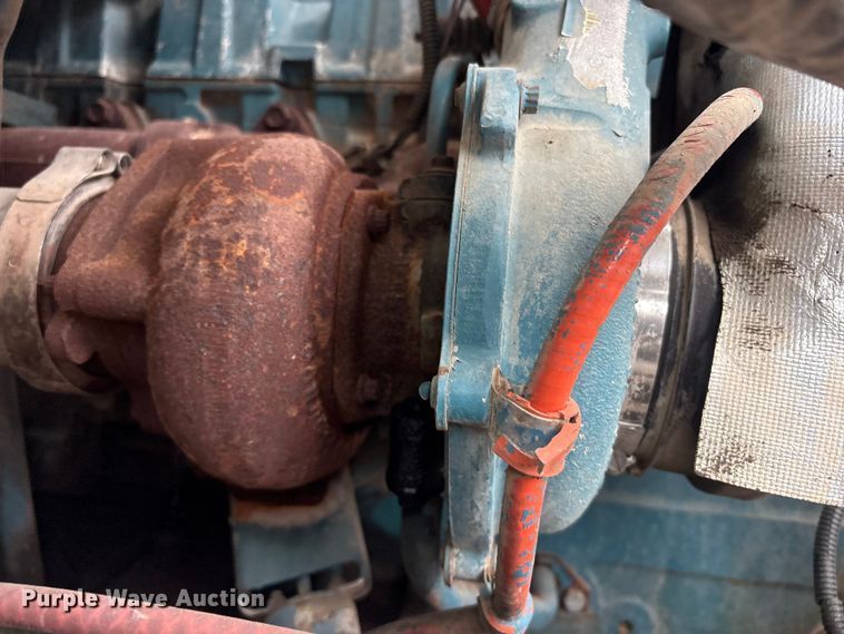 image for item EG9106 1999 International 4900 crane truck