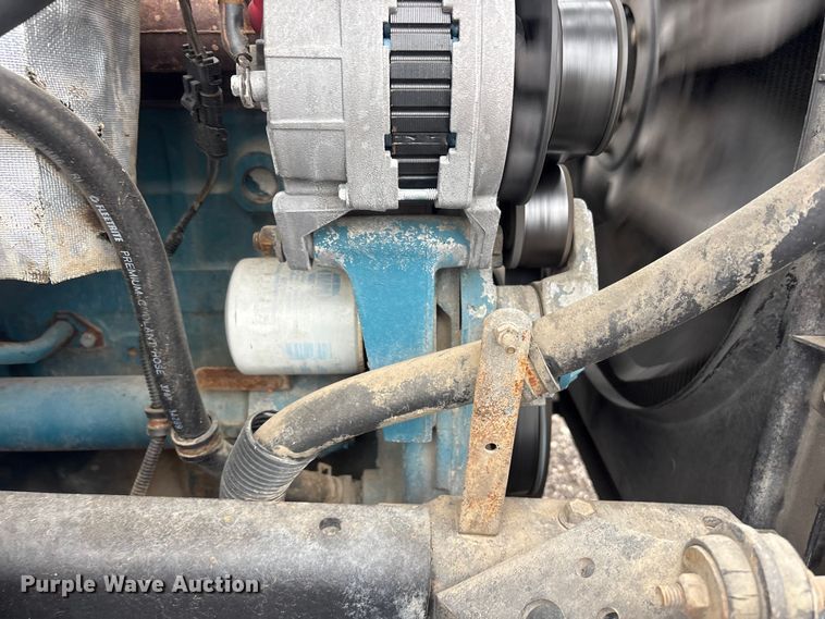 image for item EG9106 1999 International 4900 crane truck