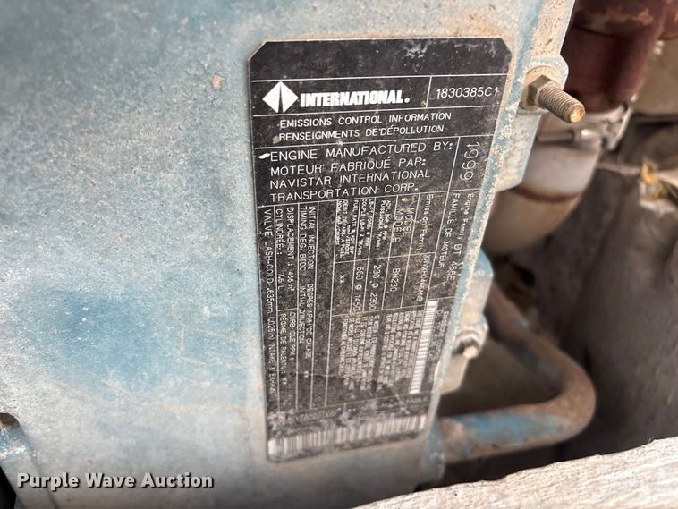 image for item EG9106 1999 International 4900 crane truck