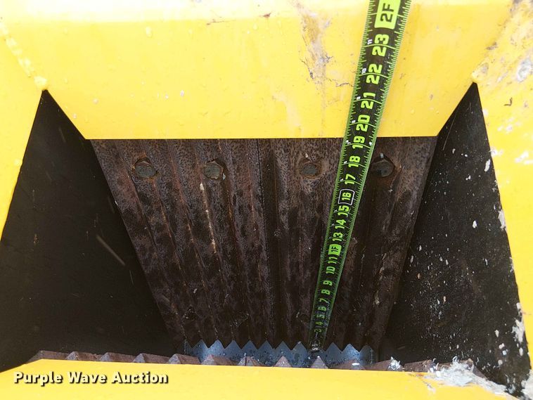 image for item EH4104 Valley Pioneer QSP135 jaw crusher