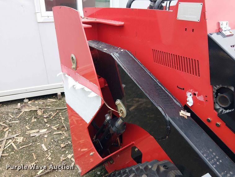 image for item EH4145 2024 Erie Industries SCL850 compact utility loader