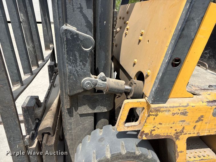 image for item EI5843 Caterpillar T50E forklift
