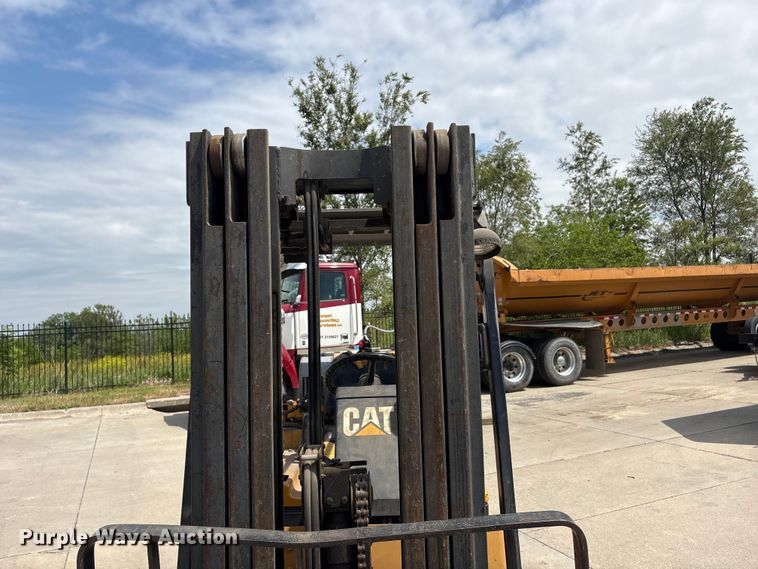 image for item EI5843 Caterpillar T50E forklift