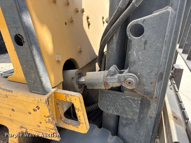 image for item EI5843 Caterpillar T50E forklift