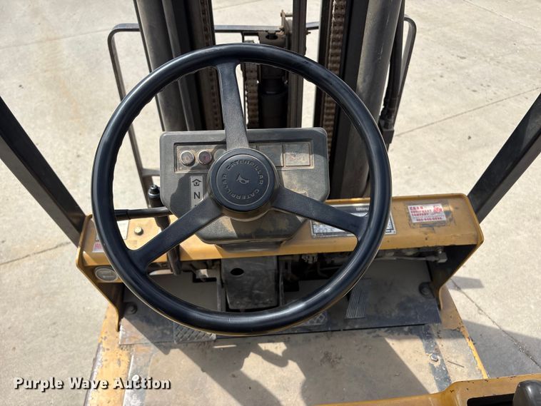 image for item EI5843 Caterpillar T50E forklift