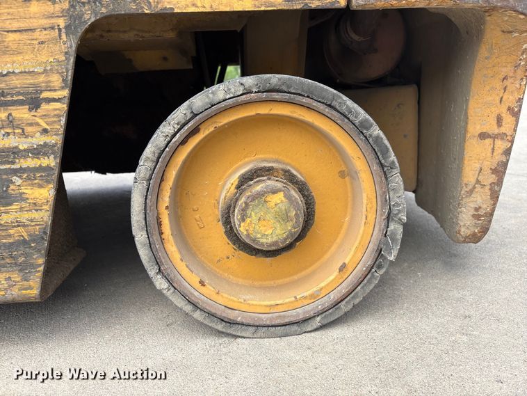 image for item EI5843 Caterpillar T50E forklift