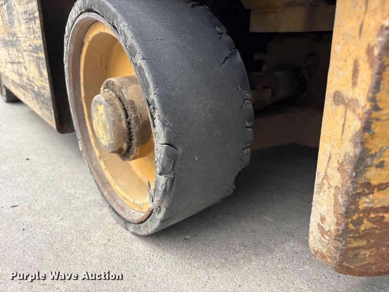 image for item EI5843 Caterpillar T50E forklift