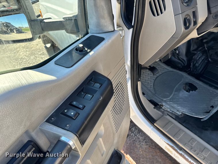 image for item EM2464 2008 Ford F450 XL Super Duty Crew Cab flatbed truck