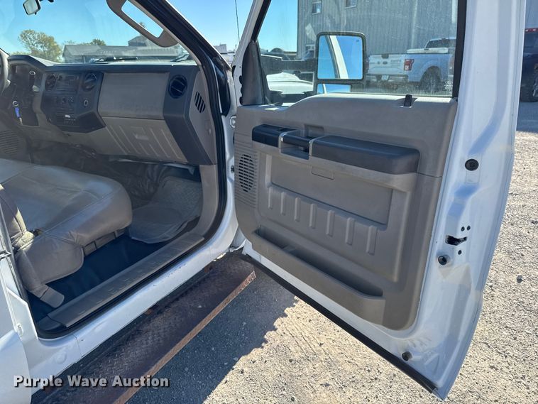 image for item EM2464 2008 Ford F450 XL Super Duty Crew Cab flatbed truck