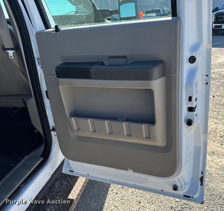 image for item EM2464 2008 Ford F450 XL Super Duty Crew Cab flatbed truck