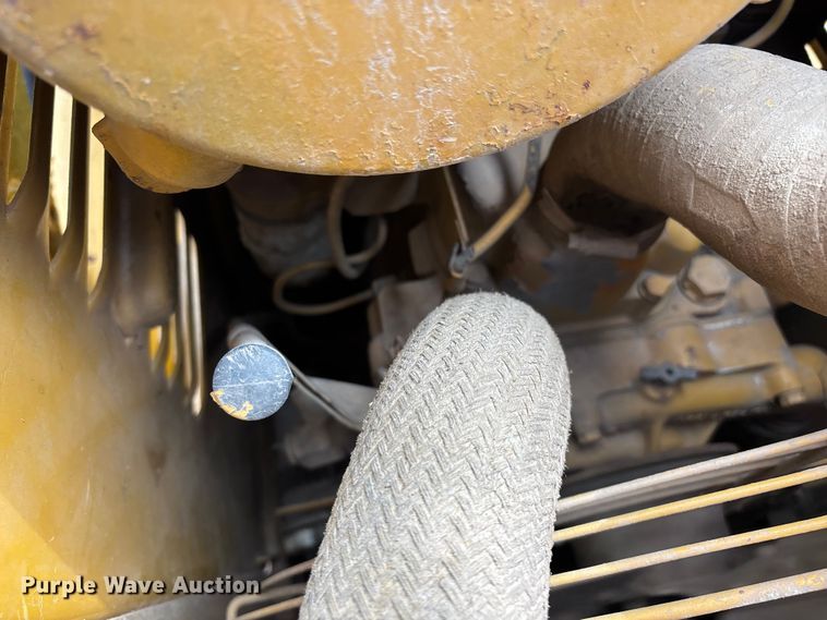 image for item EO4282 1980 Komatsu D31Q-16 dozer