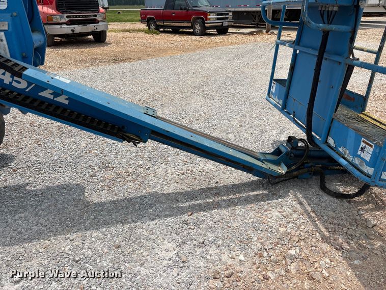image for item EO4293 1998 Genie Z-45/22 boom lift