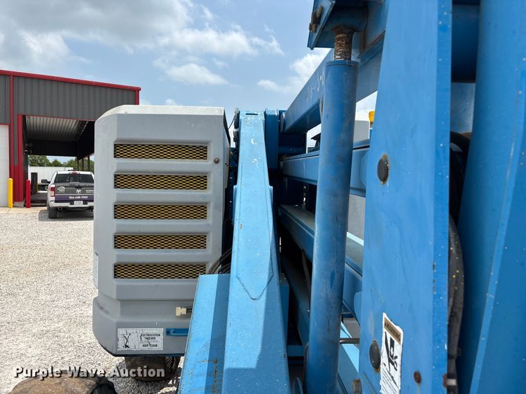 image for item EO4293 1998 Genie Z-45/22 boom lift