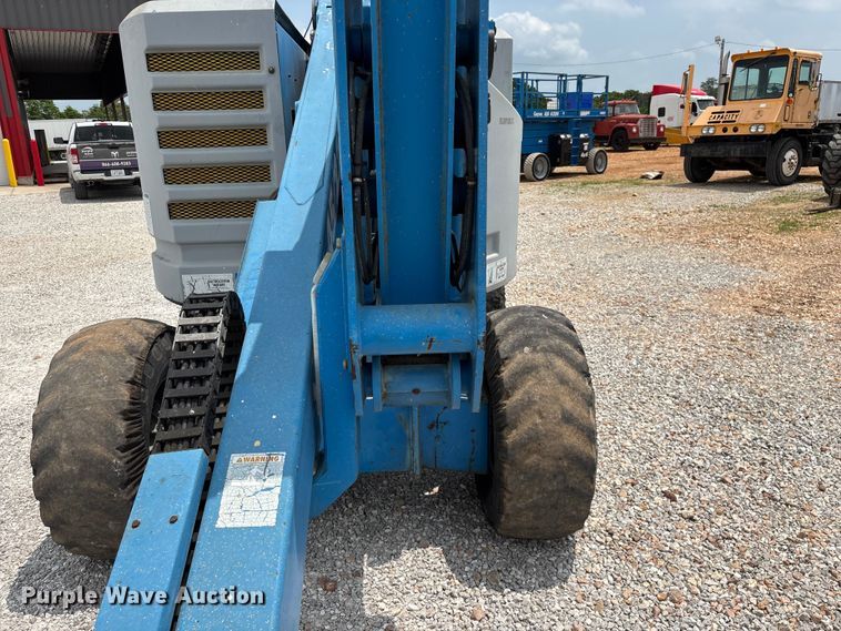 image for item EO4293 1998 Genie Z-45/22 boom lift