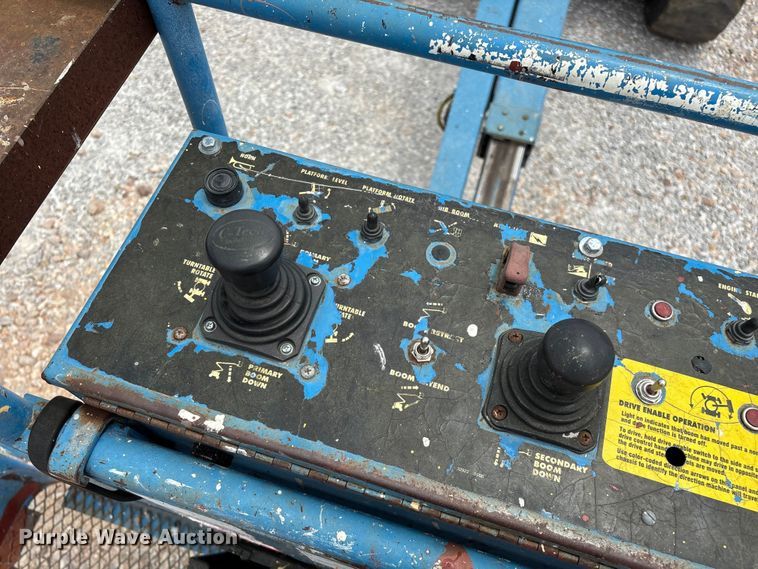 image for item EO4293 1998 Genie Z-45/22 boom lift