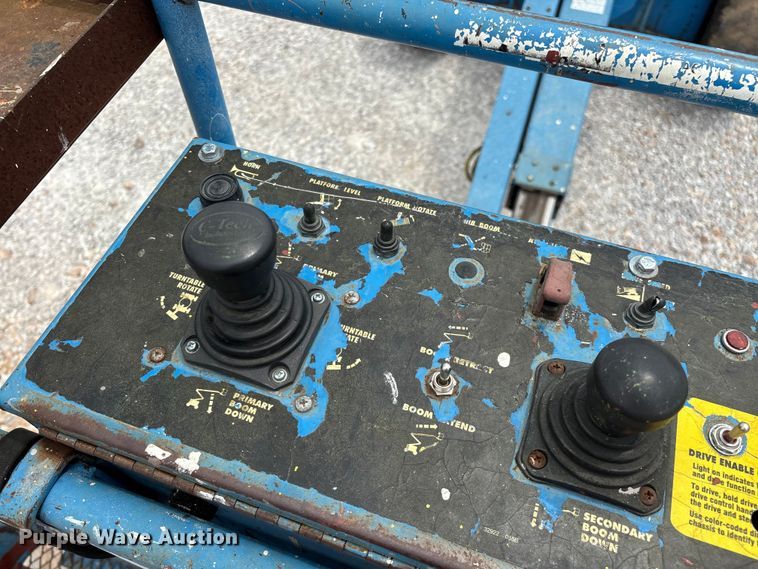 image for item EO4293 1998 Genie Z-45/22 boom lift