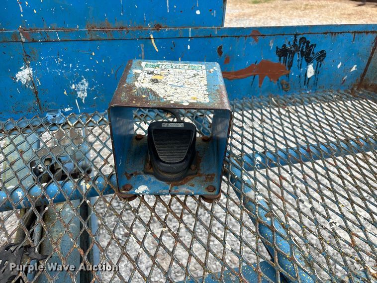 image for item EO4293 1998 Genie Z-45/22 boom lift