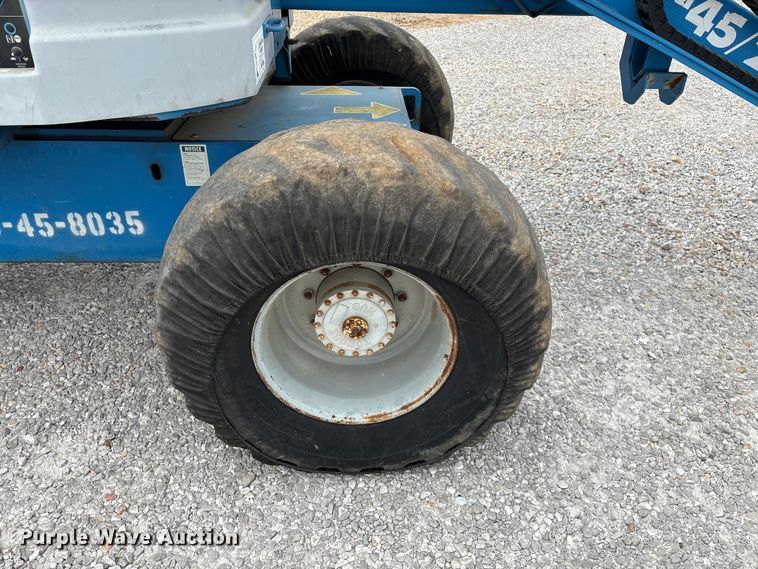 image for item EO4293 1998 Genie Z-45/22 boom lift
