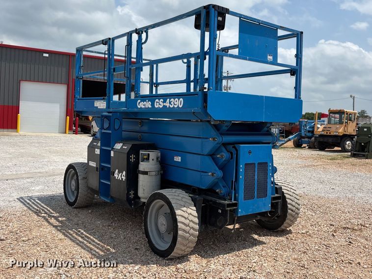 image for item EO4294 2016 Genie GS4390 scissor lift