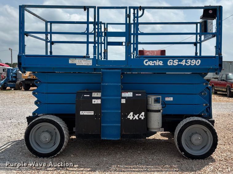 image for item EO4294 2016 Genie GS4390 scissor lift