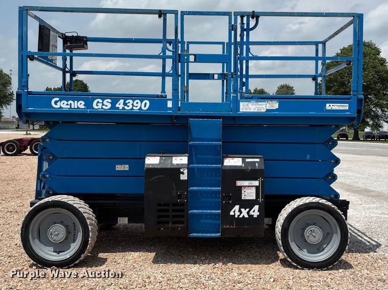 image for item EO4294 2016 Genie GS4390 scissor lift