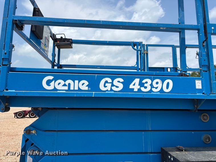 image for item EO4294 2016 Genie GS4390 scissor lift