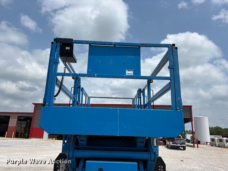 image for item EO4294 2016 Genie GS4390 scissor lift
