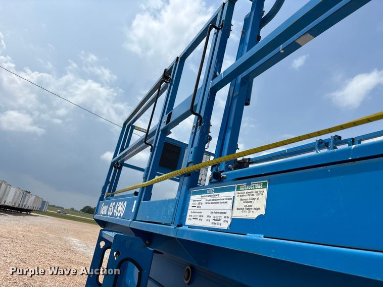 image for item EO4294 2016 Genie GS4390 scissor lift