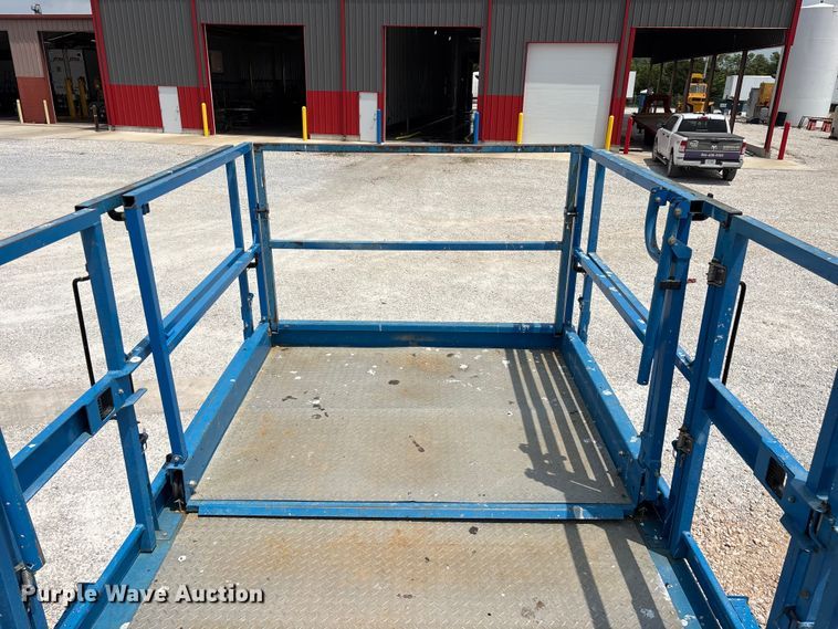 image for item EO4294 2016 Genie GS4390 scissor lift