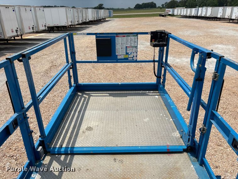 image for item EO4294 2016 Genie GS4390 scissor lift