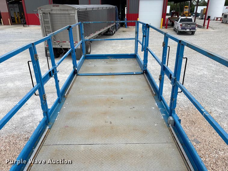 image for item EO4294 2016 Genie GS4390 scissor lift
