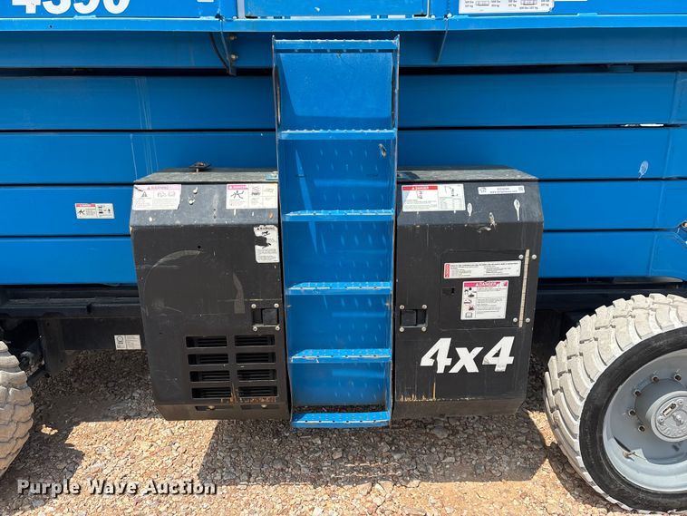 image for item EO4294 2016 Genie GS4390 scissor lift