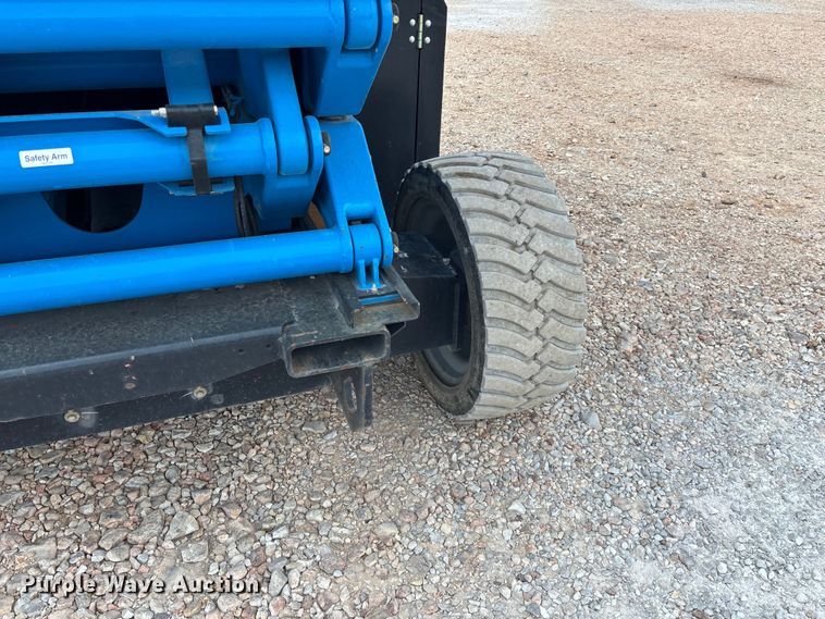 image for item EO4294 2016 Genie GS4390 scissor lift