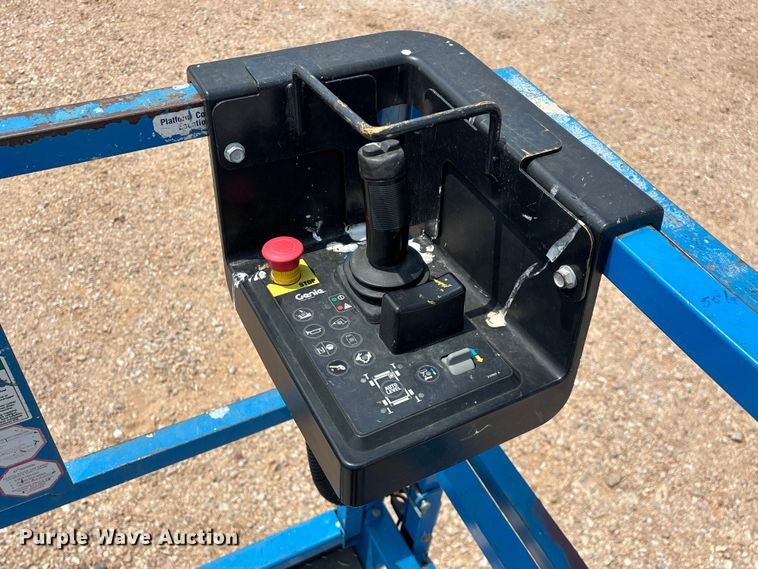 image for item EO4294 2016 Genie GS4390 scissor lift