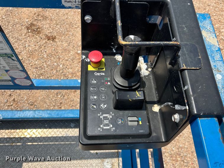 image for item EO4294 2016 Genie GS4390 scissor lift