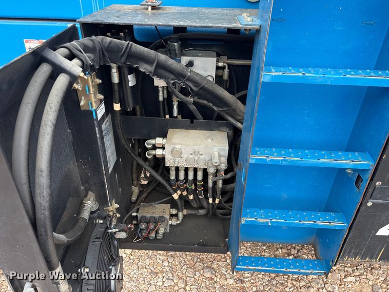 image for item EO4294 2016 Genie GS4390 scissor lift