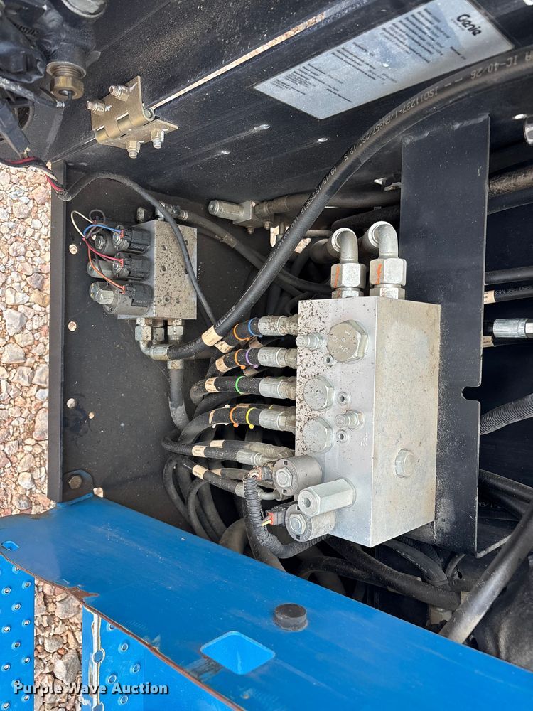 image for item EO4294 2016 Genie GS4390 scissor lift