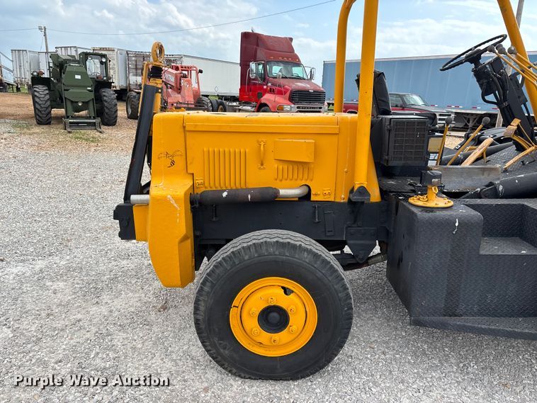 image for item EO4297 Champ 530-70 forklift