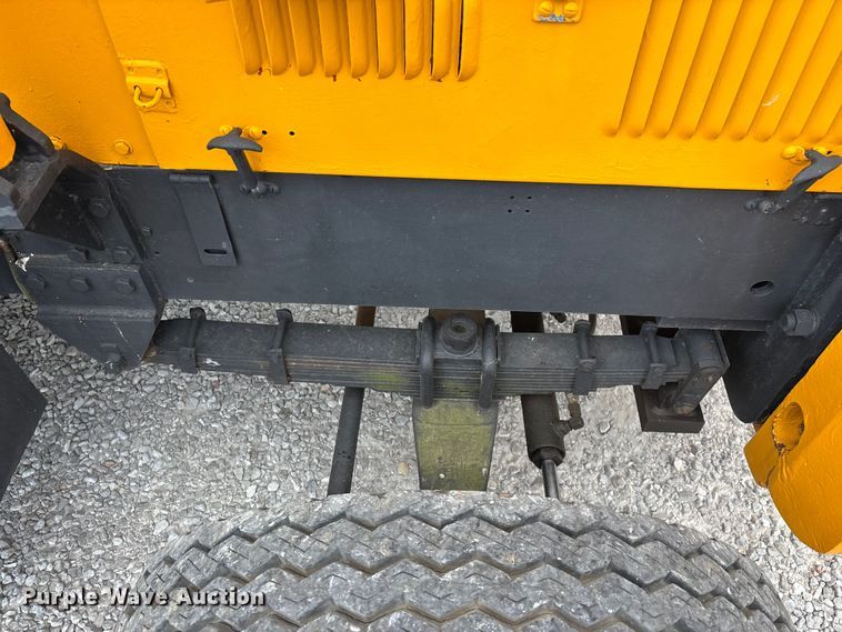 image for item EO4297 Champ 530-70 forklift