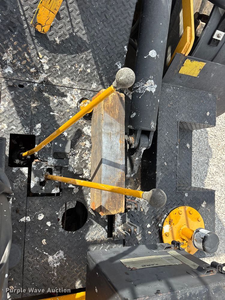 image for item EO4297 Champ 530-70 forklift