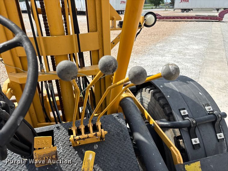 image for item EO4297 Champ 530-70 forklift