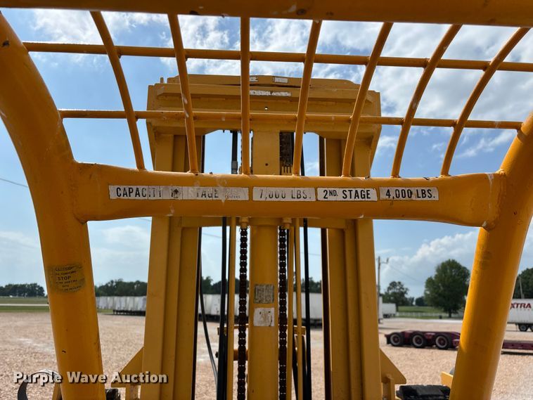 image for item EO4297 Champ 530-70 forklift