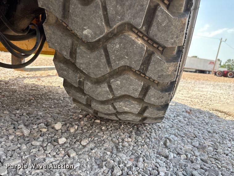 image for item EO4297 Champ 530-70 forklift