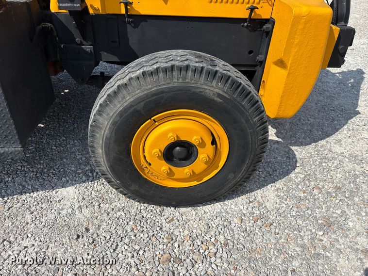 image for item EO4297 Champ 530-70 forklift