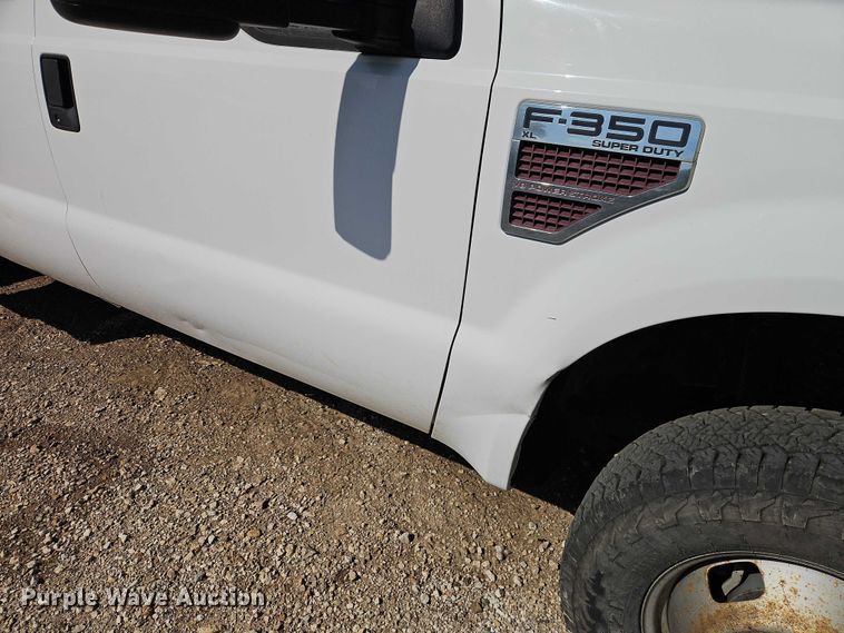 image for item EO7291 2008 Ford F350 Super Duty Crew Cab utility bed pickup truck